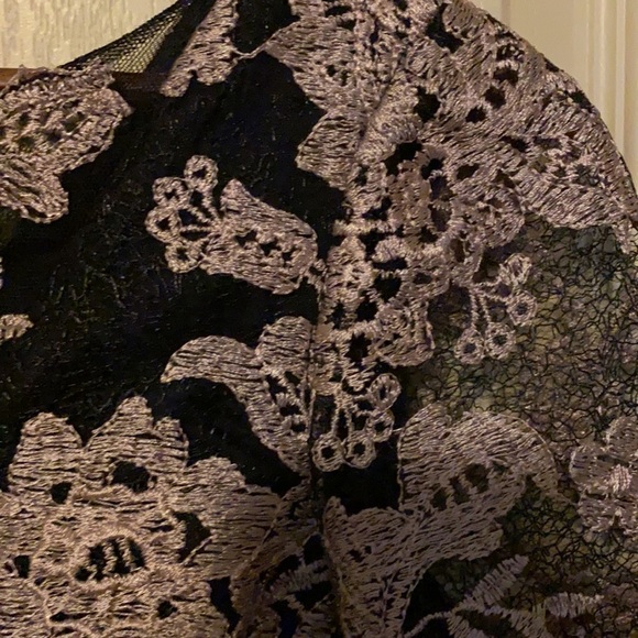 Stunning formal lace dress. Navy and blush pink. - Picture 4 of 16